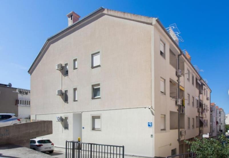 Apartamento Michael Omiš Exterior foto